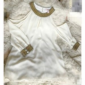 Shoulderless pearl blouse